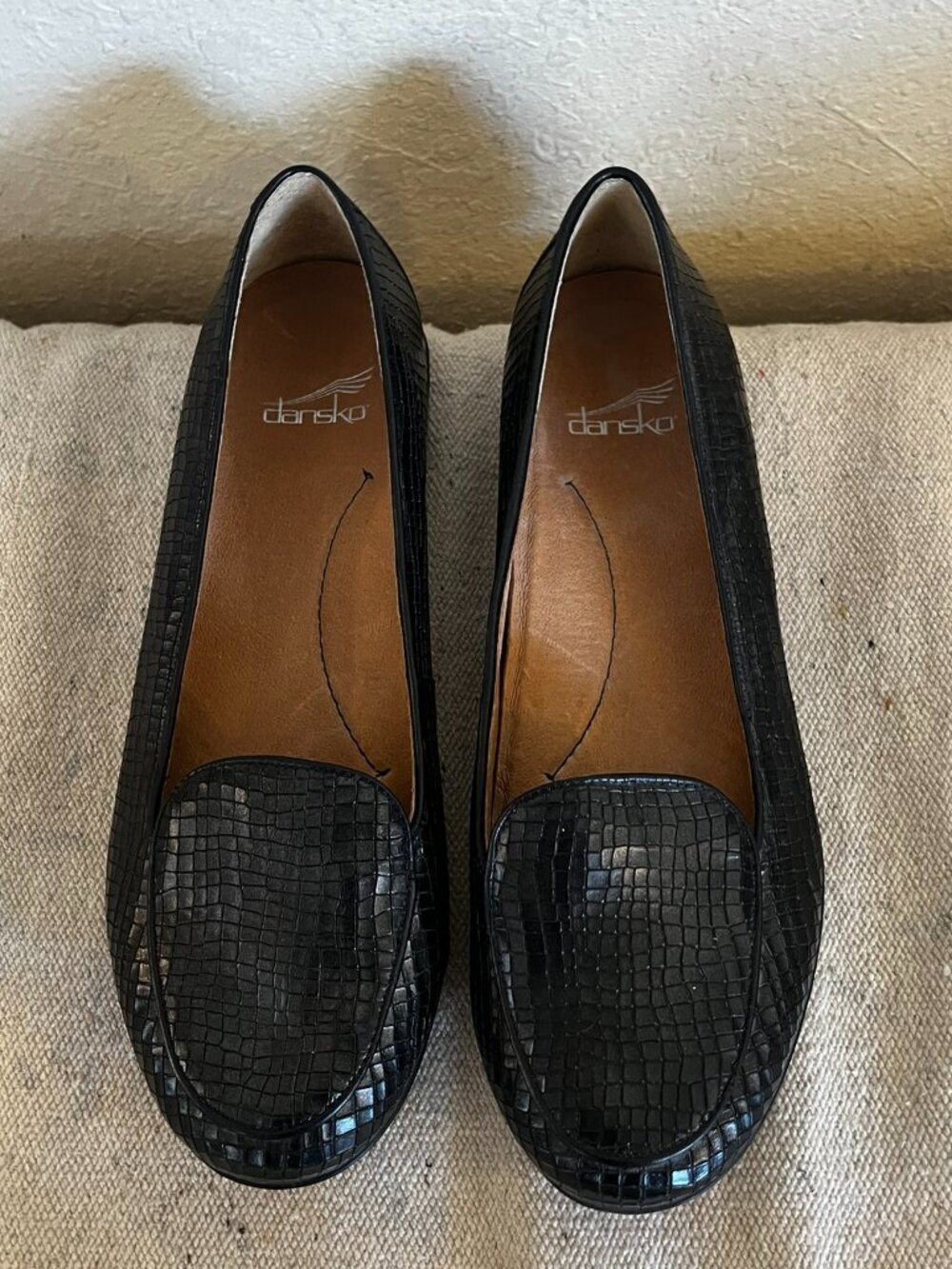 Dansko Woman's Black Nastacia Croc Embossed Leather Loafers Sz 6.5 - 7